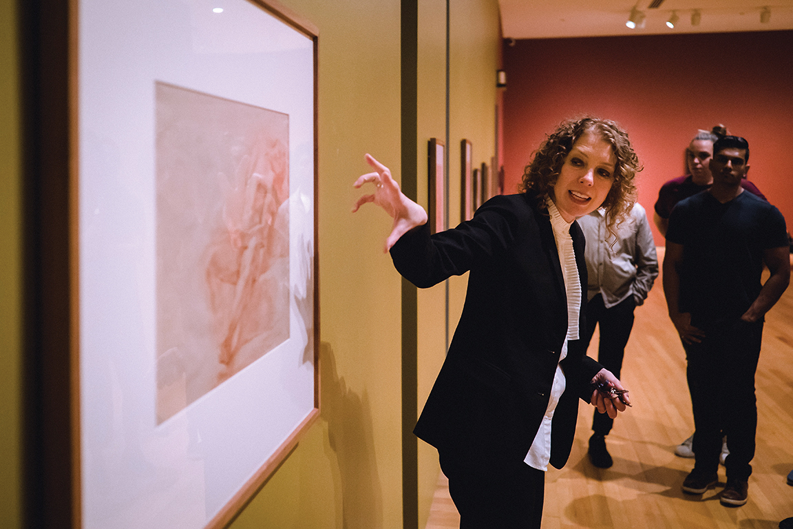 Jacquelyn N. Coutré, the Bader Curator, discusses artwork with MBA’19s